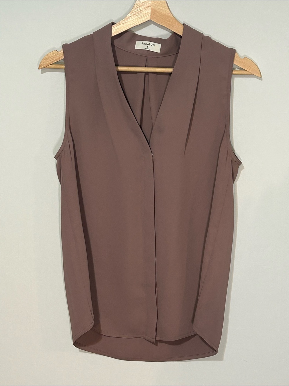 Aritzia Babaton Murphy Blouse Dusty Mauve Taupe Sleeveless S - Picture 2 of 7